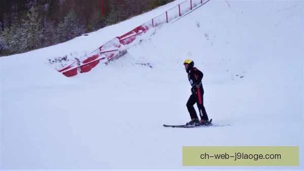 高山滑雪空中姿态训练，稳定落地更有保障